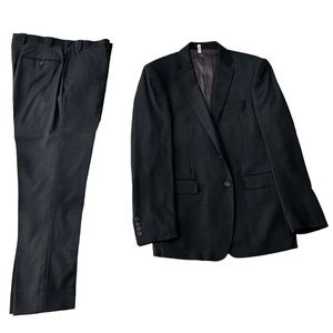 Calvin Klein Mens gray suit